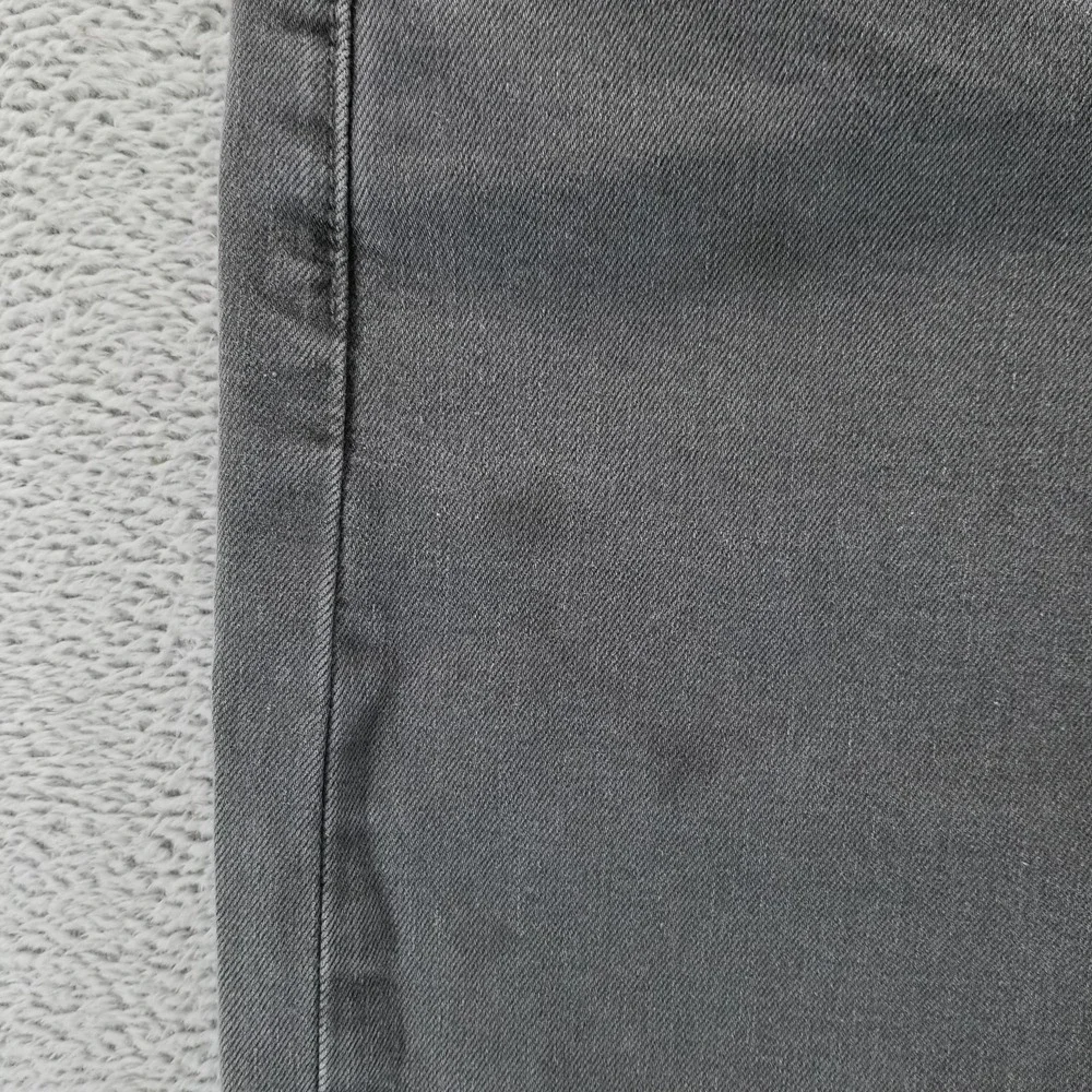 Levis before purchasing